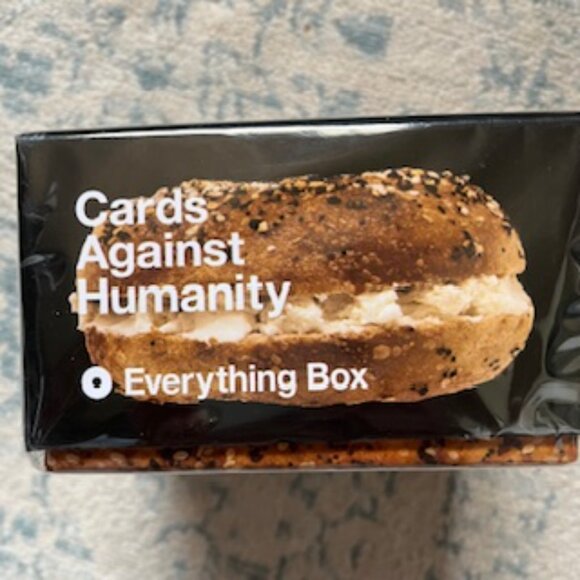 🧡New Cards Against Humanity Everything Box - Picture 7 of 8